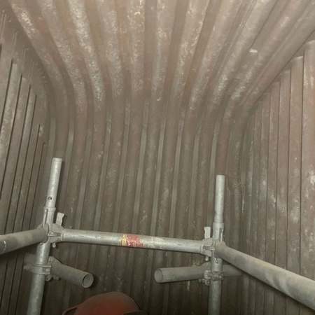 Sablage four d'incinération après